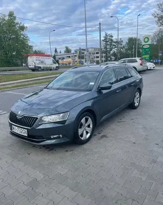 samochody osobowe Skoda Superb cena 69000 przebieg: 161000, rok produkcji 2017 z Warszawa